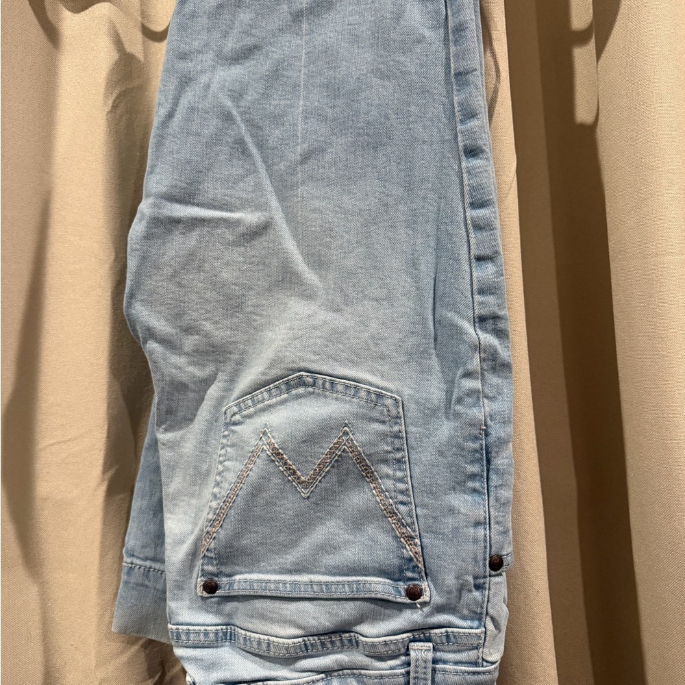 Women’s Light Blue Wrangler Jeans